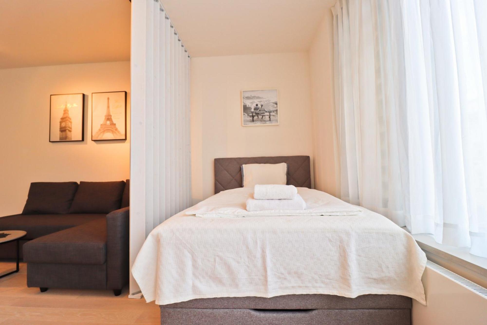 Sunny Apartment In Smichov, Prague 5 المظهر الخارجي الصورة