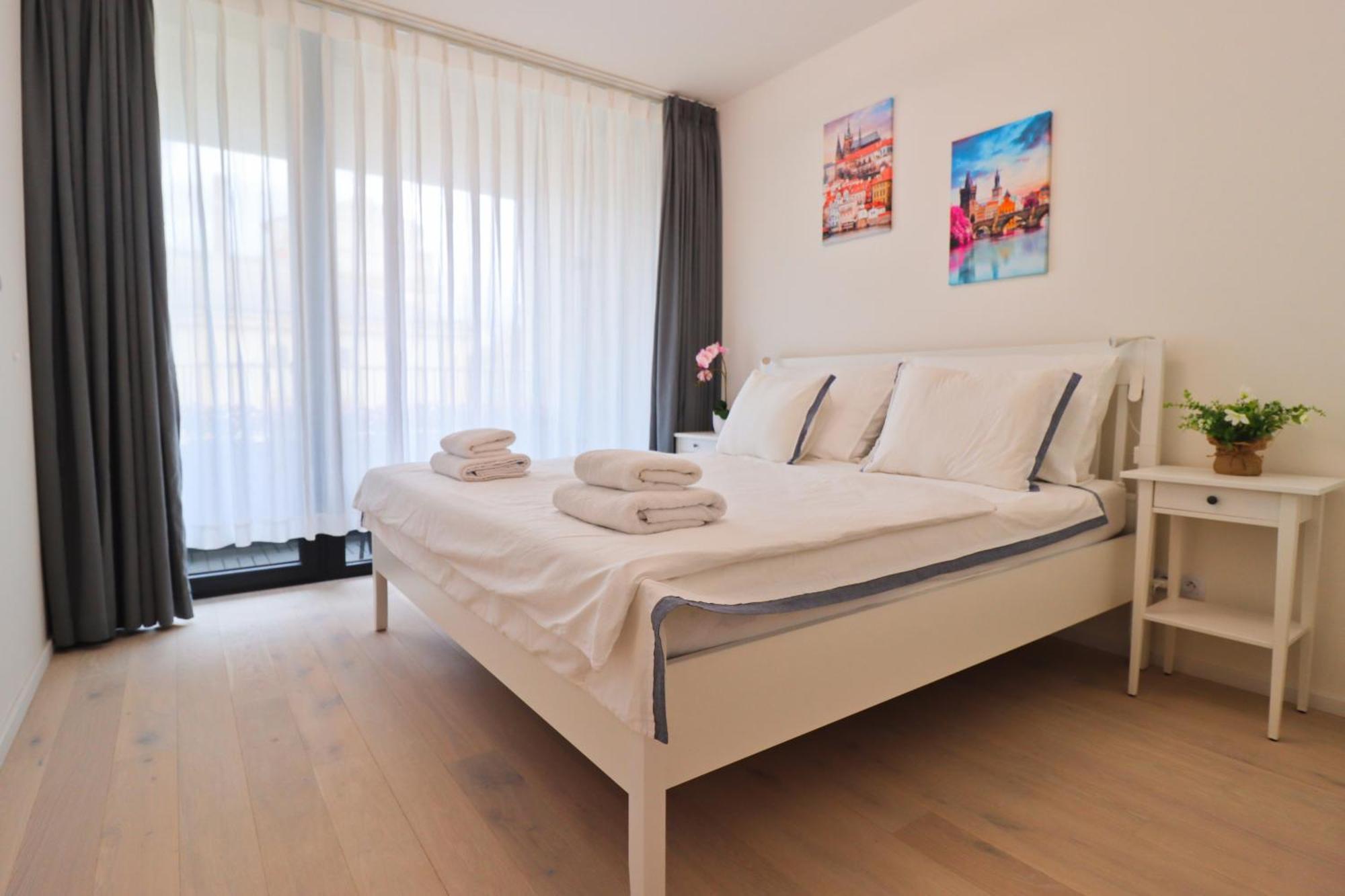 Sunny Apartment In Smichov, Prague 5 المظهر الخارجي الصورة